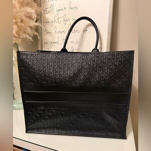 Christian Dior Book Tote Oblique Embossed Large.
Great faux